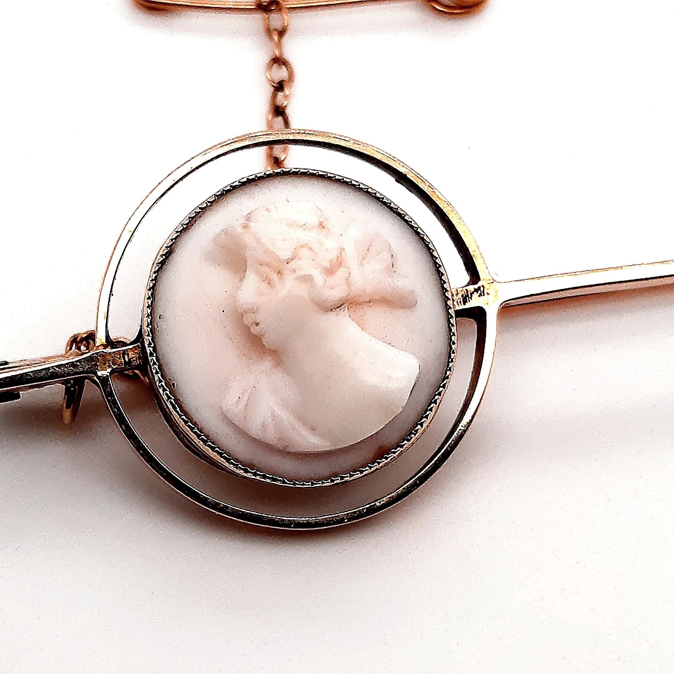 9ct Yellow Gold Cameo Bar Brooch