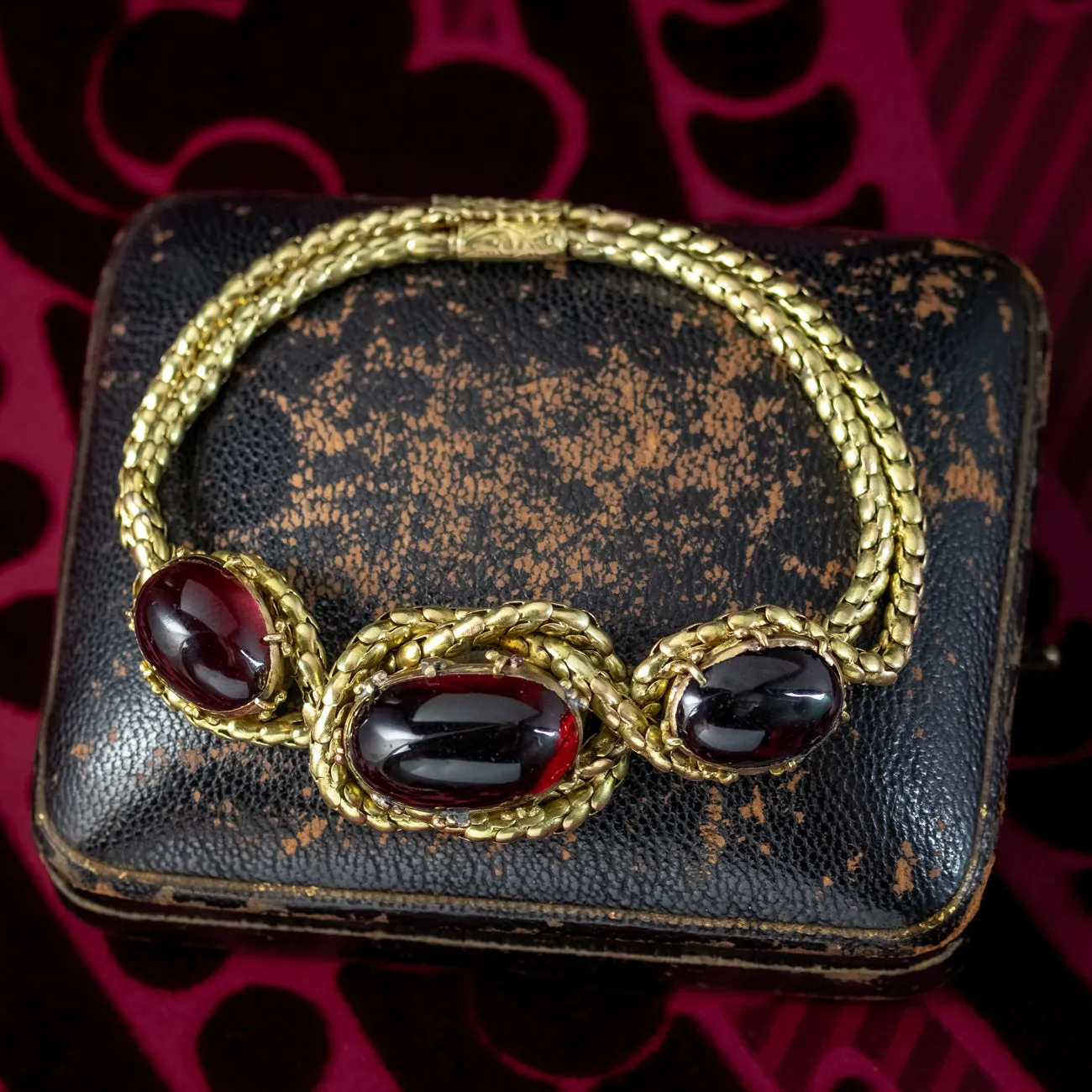 Antique Victorian Cabochon Garnet Bracelet 18ct Gold 25ct Of Garnet