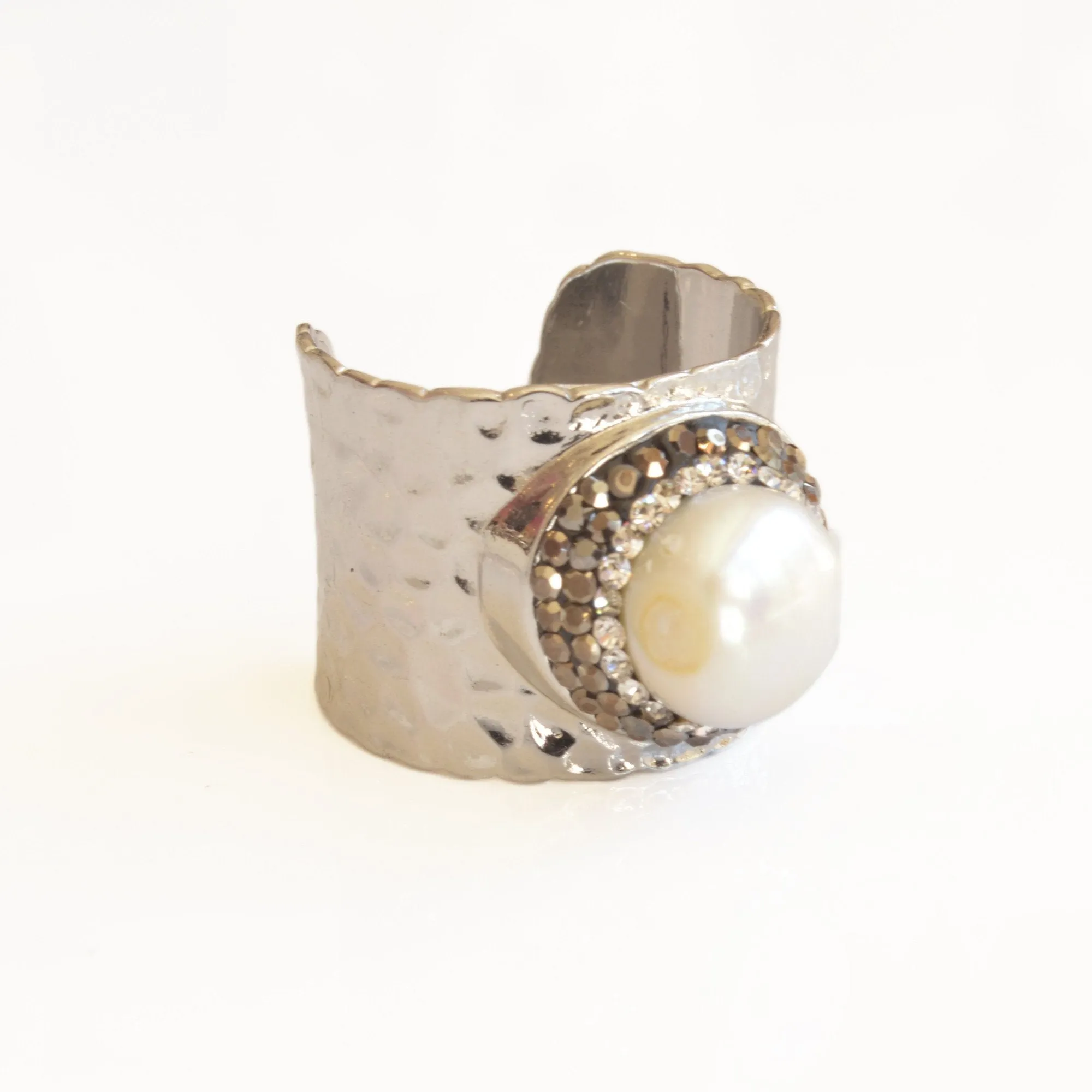 Aphrodite Baroque Pearl Statement Ring