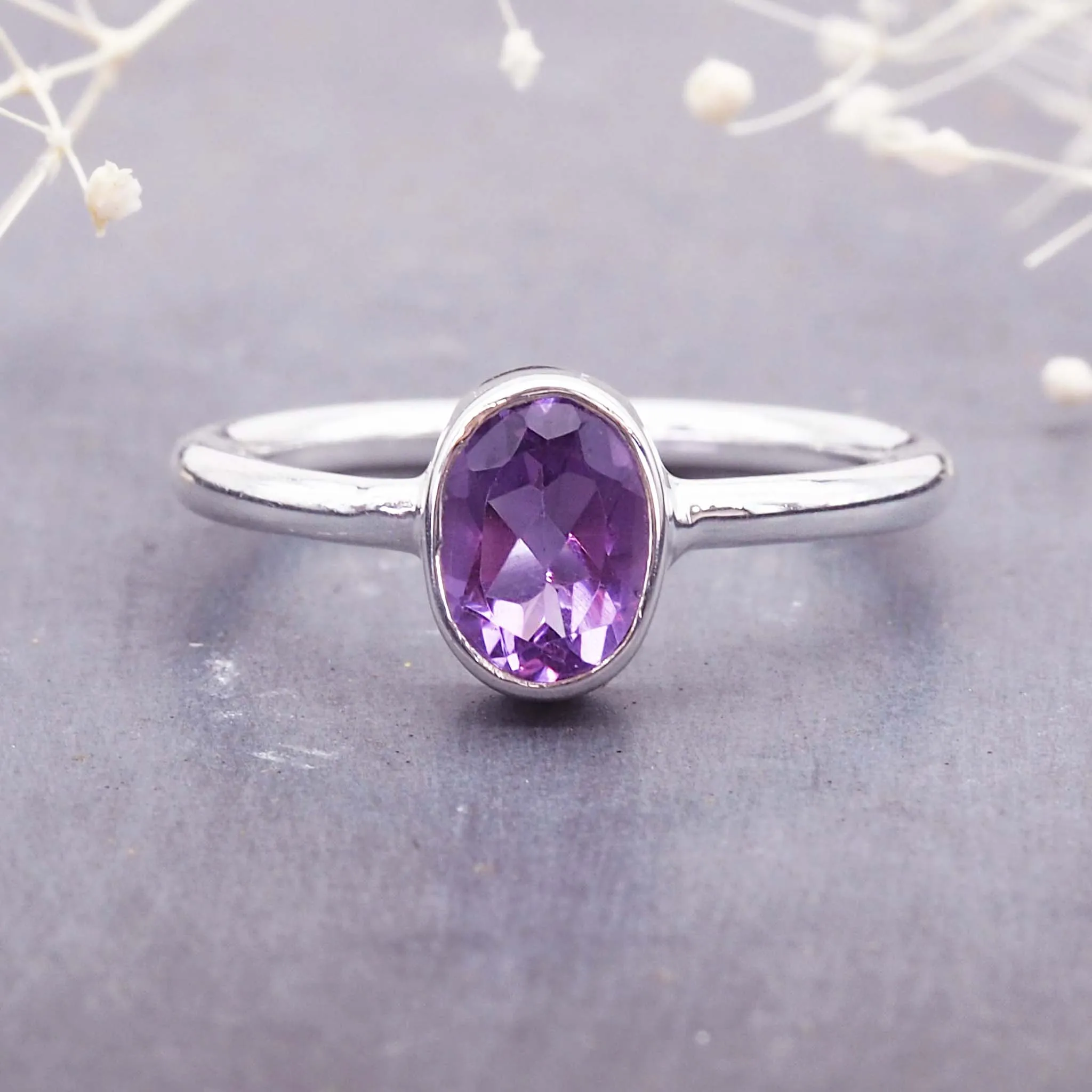 Dainty Oval Amethyst Ring