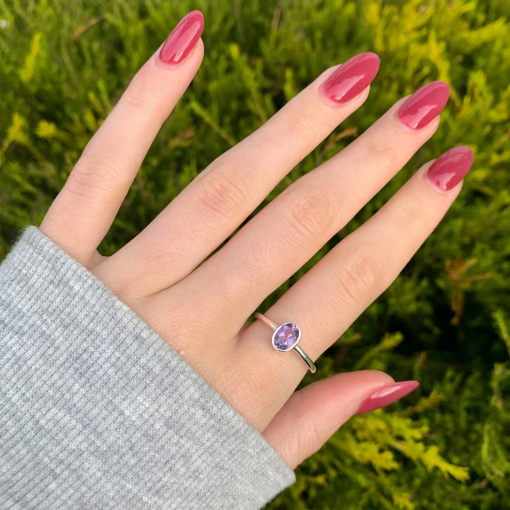 Dainty Oval Amethyst Ring