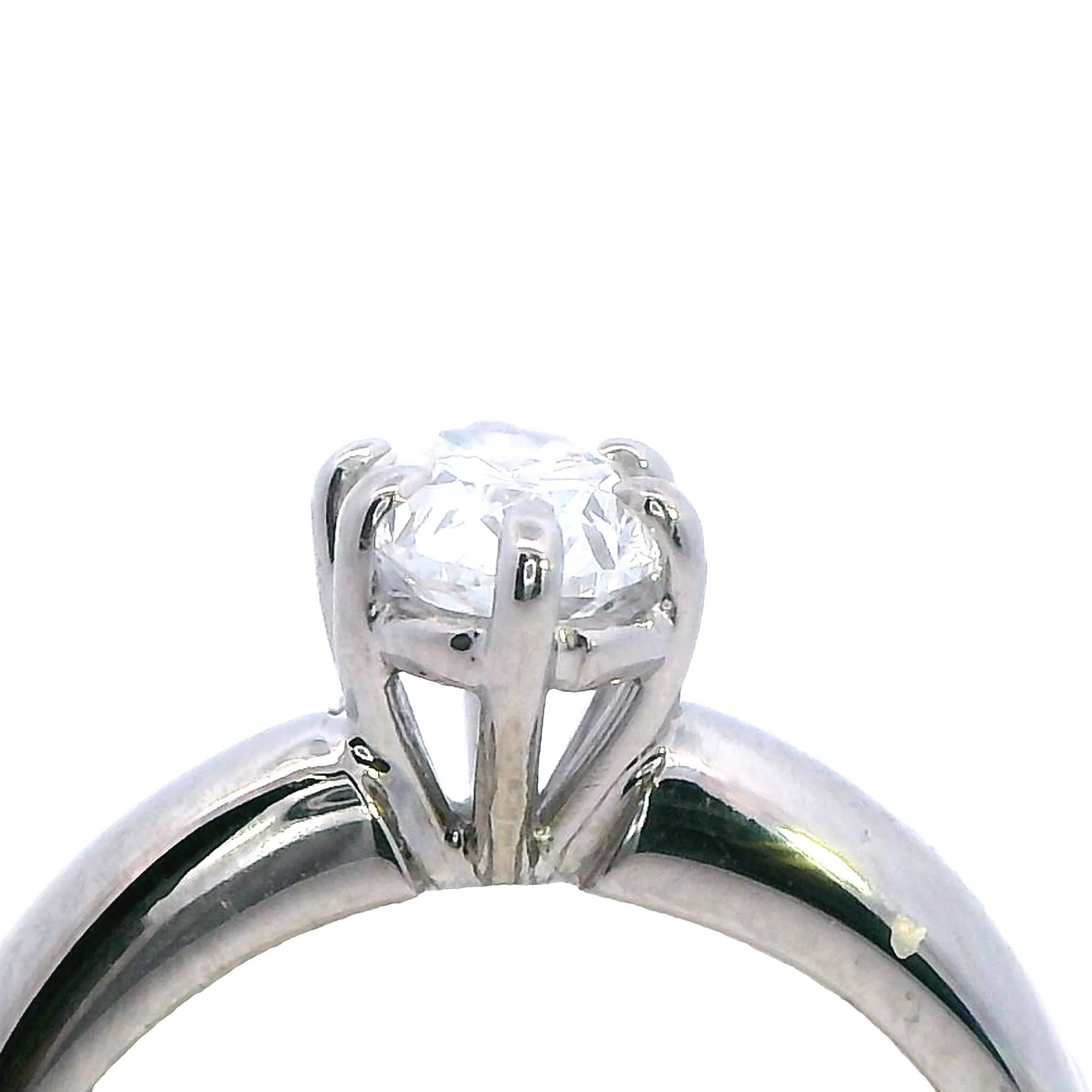 Dazzling White Gold Brilliant-Cut Diamond Ring - A Symphony of Light & Elegance