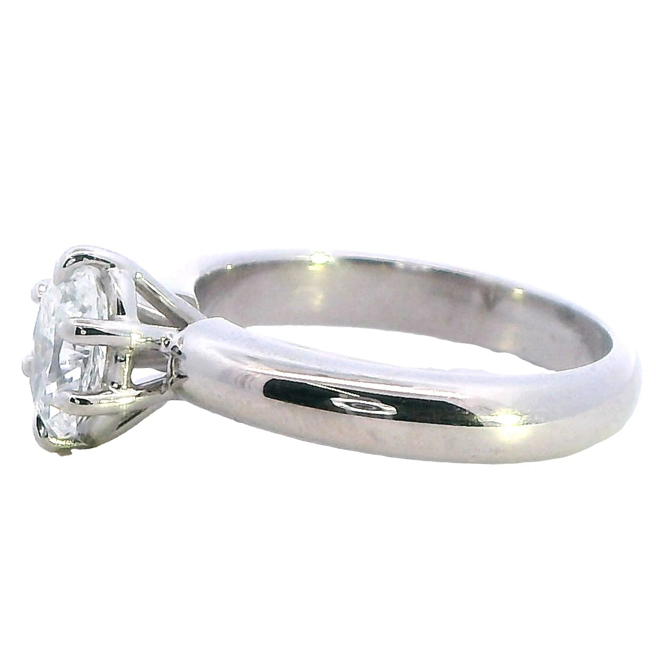 Dazzling White Gold Brilliant-Cut Diamond Ring - A Symphony of Light & Elegance