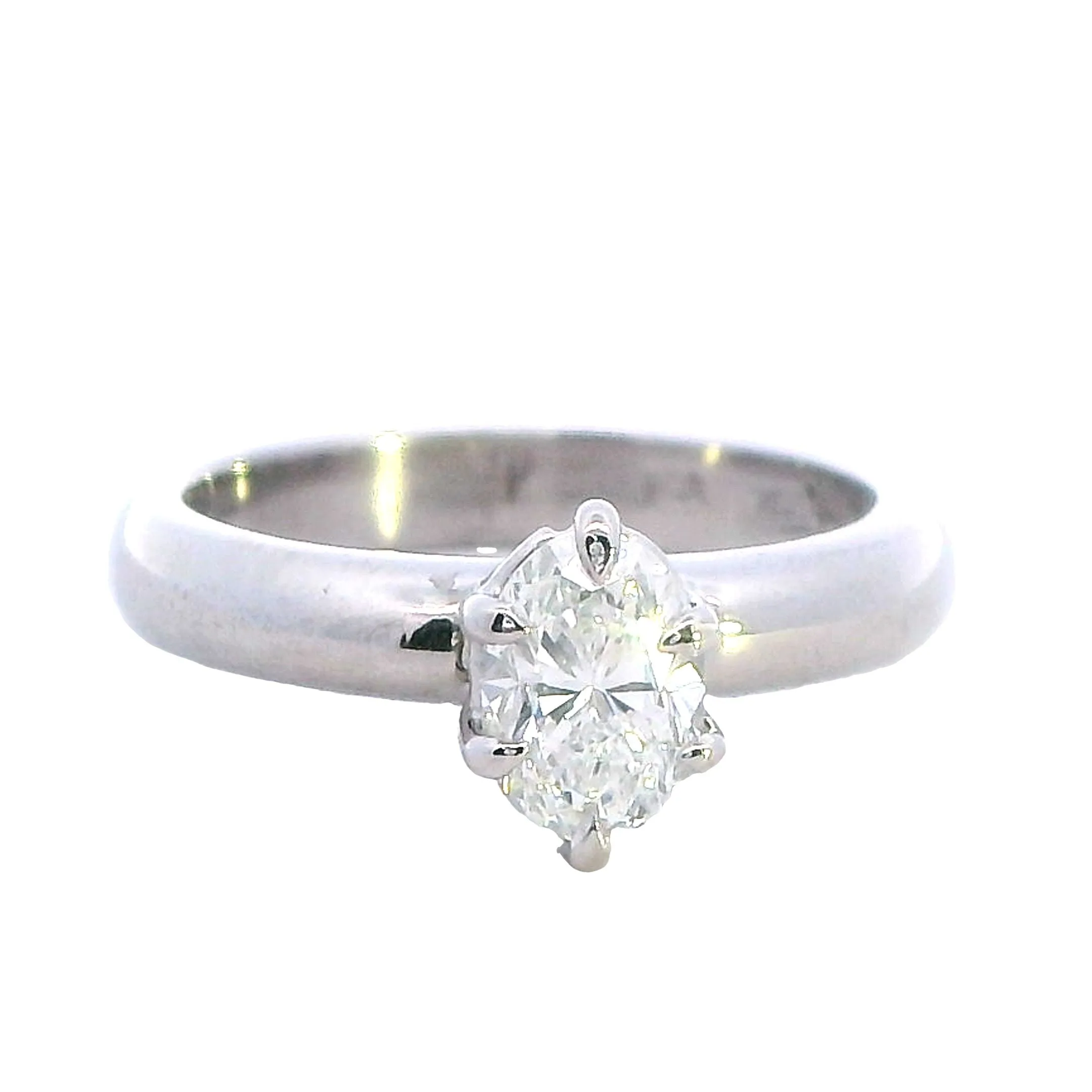 Dazzling White Gold Brilliant-Cut Diamond Ring - A Symphony of Light & Elegance