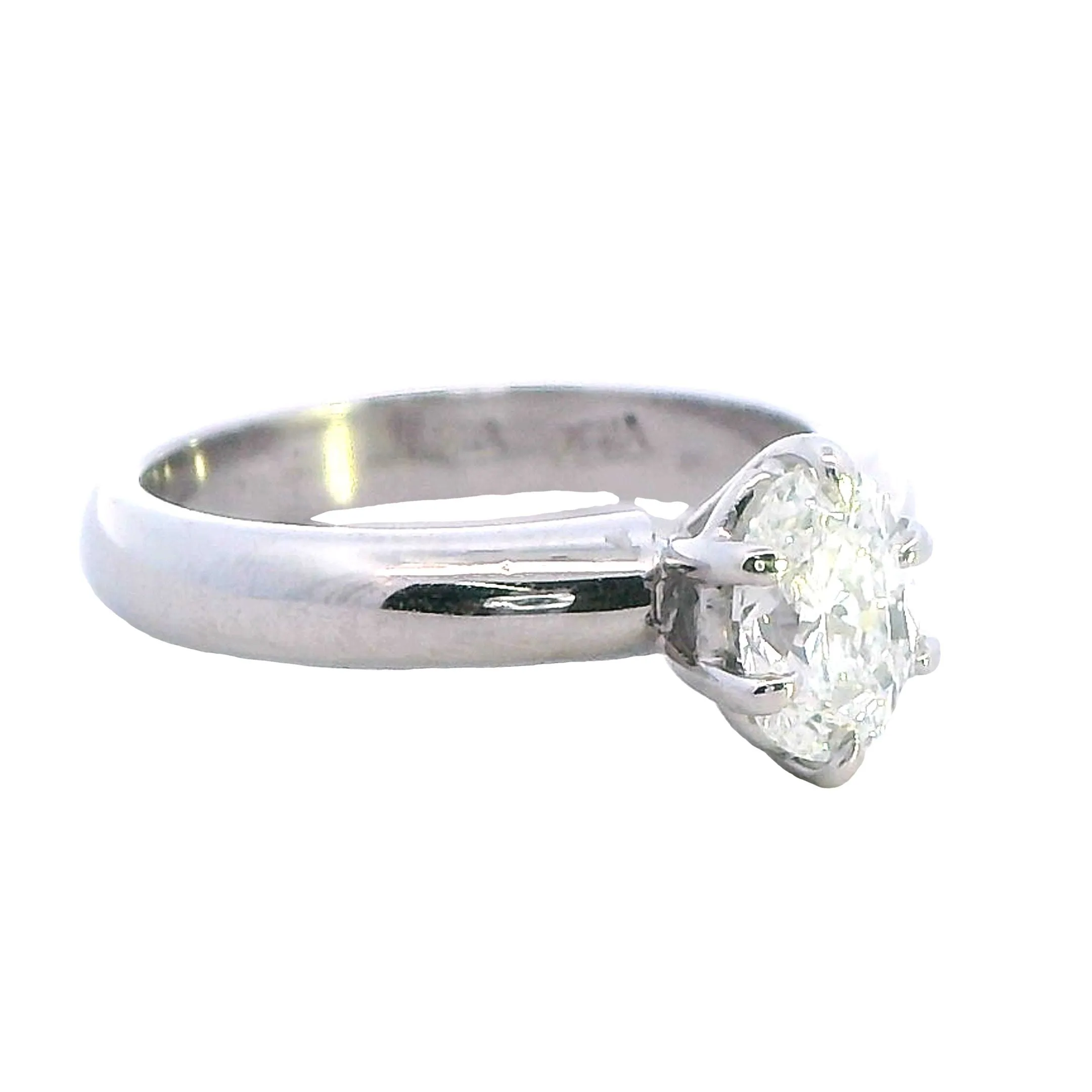 Dazzling White Gold Brilliant-Cut Diamond Ring - A Symphony of Light & Elegance