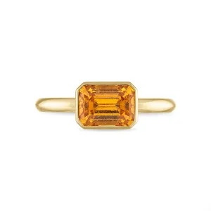 Gold Mandarin Garnet Solitaire Ring