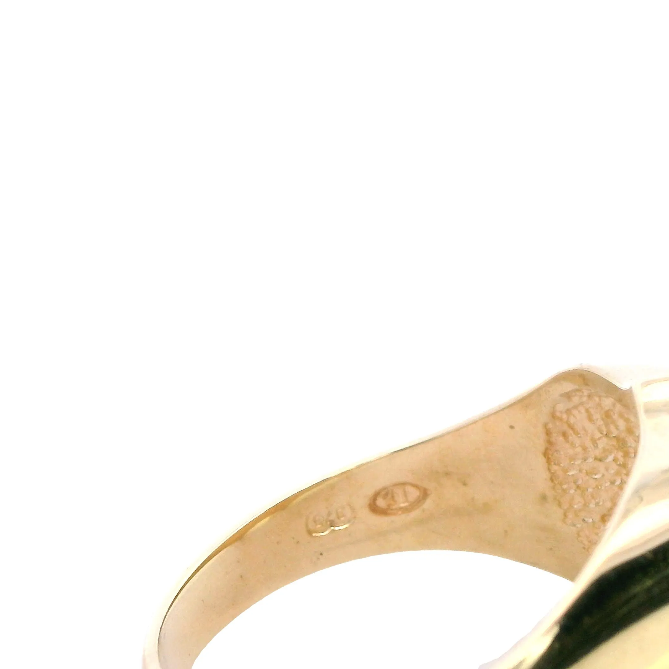 Majestic 9ct Yellow Gold Signet Ring with Crowned Lion Motif