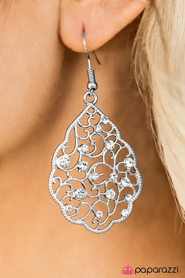 Paparazzi Earring ~ Dreaming of Castles - White