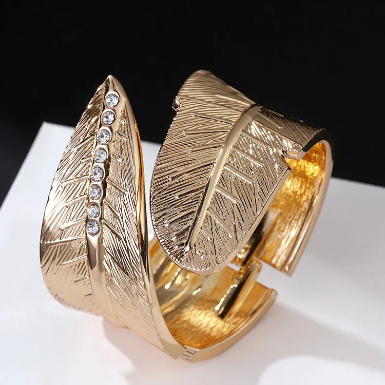 Sisslia Hot Sale Fashion Zinc Alloy Gold Plated Leaves Bangle Women Classic Simple Bangle Jewelry For Women