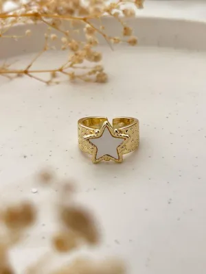 Star Embedded Gold Ring