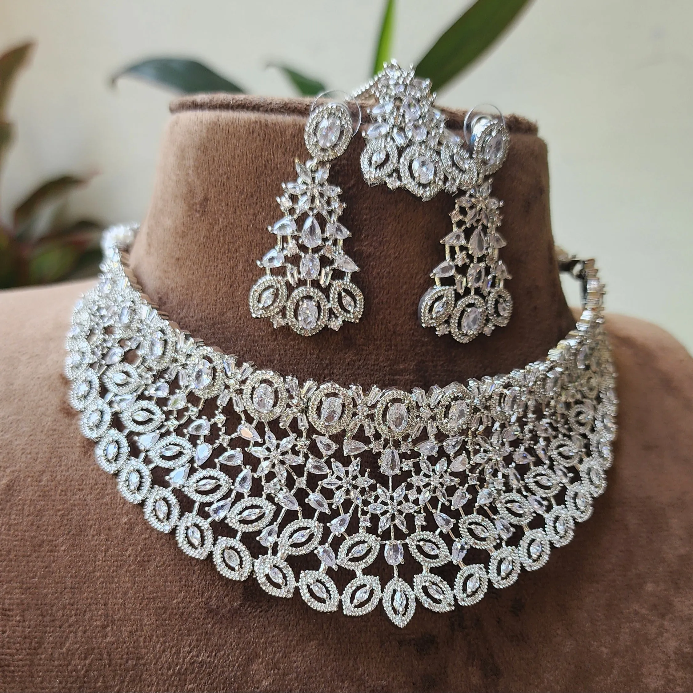 White AD Choker With Earrings And Tikka