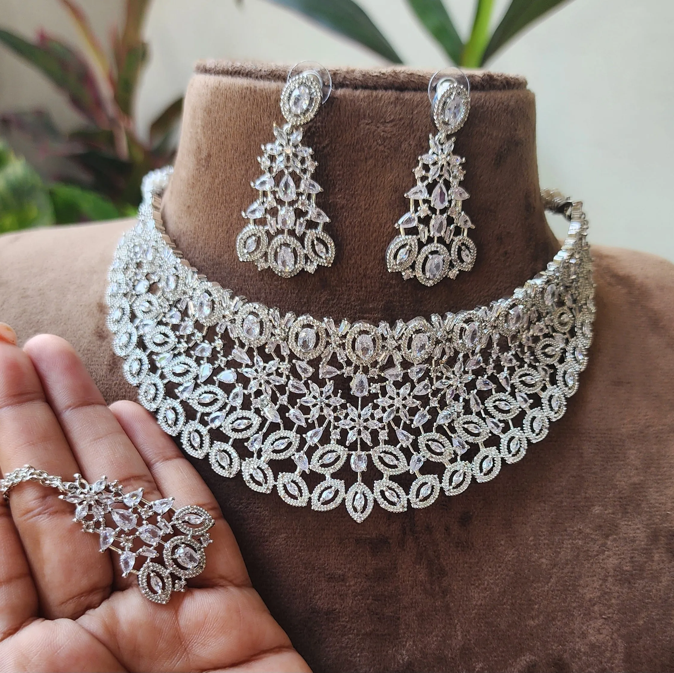 White AD Choker With Earrings And Tikka